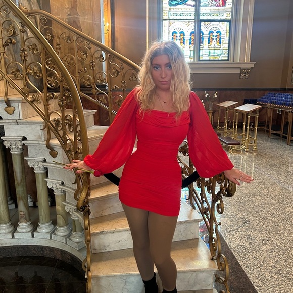 Meet your Posher, Sarah - Picture 2 of 2